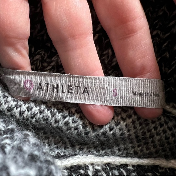 ⭐️ Athleta Marled Black Cream Cashmere Wool Blend Turtleneck Sweater SMALL - Picture 5 of 11